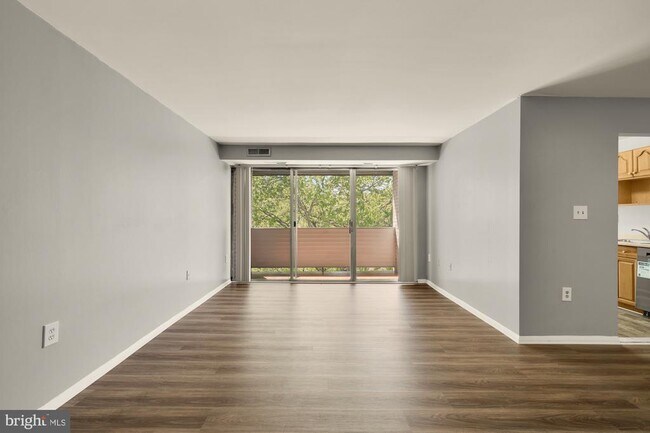 Building Photo - 5614 Bismach Dr