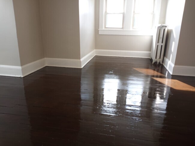 Building Photo - 3608 Howard Park Ave