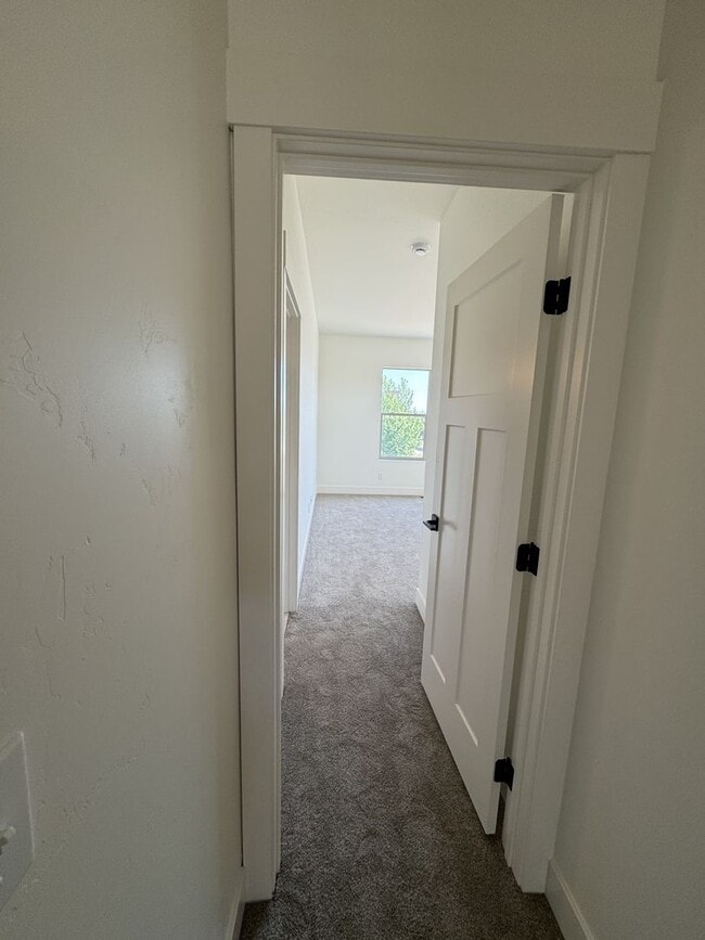 Building Photo - 17 Grove-