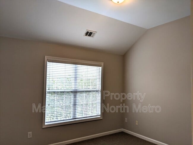 Building Photo - 1207 Waters Edge Trail