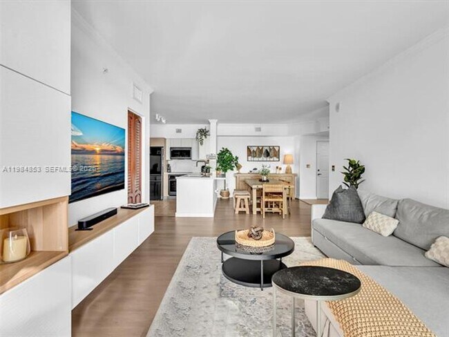 Building Photo - 17150 N Bay Rd