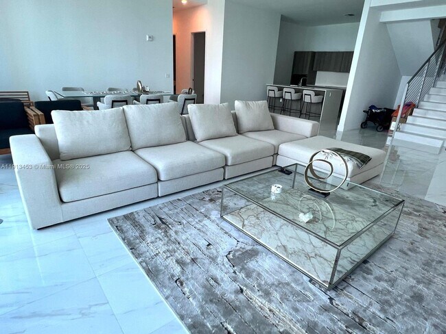 Building Photo - 17550 Collins Ave