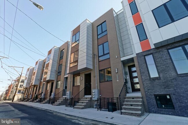 Building Photo - 1630 Cambridge St