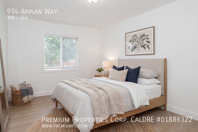 Building Photo - 934 Appian Way