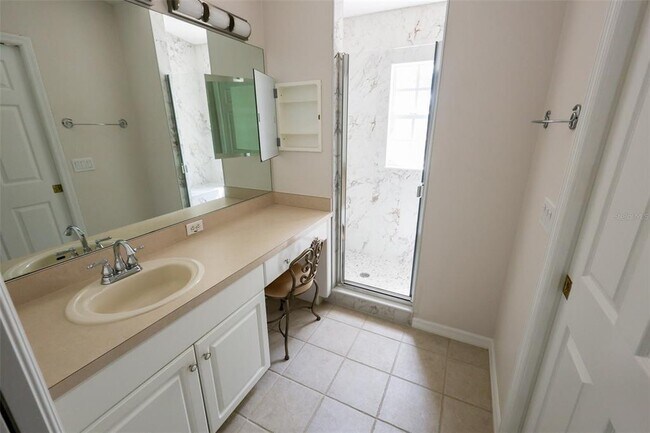 Building Photo - 611 Spring Lake Cir