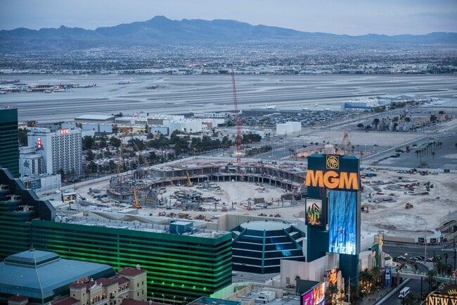 Building Photo - Waldorf Astoria Las Vegas- 1 bed .5 bath on the 39th floor!