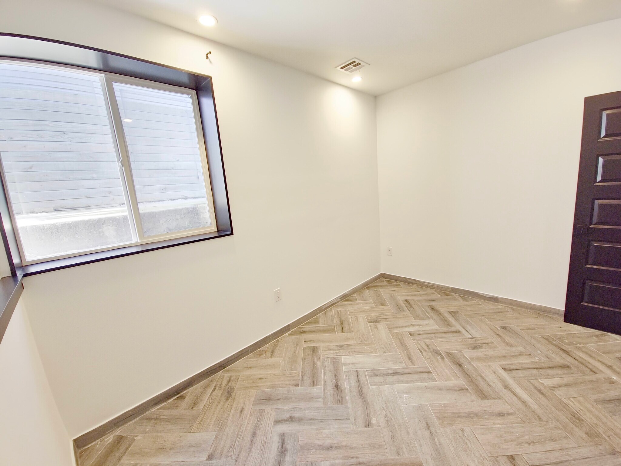 Building Photo - 519 N 38th St