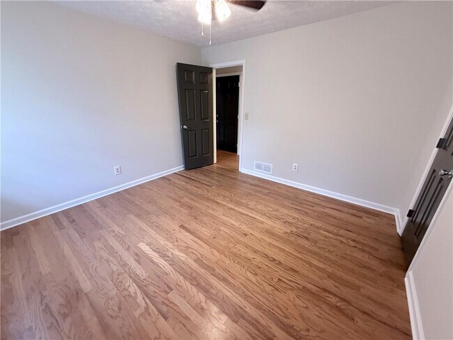 Building Photo - 40 Salem Ridge