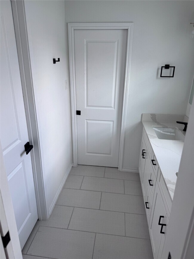 Building Photo - 5508 Oakmont Villas Dr