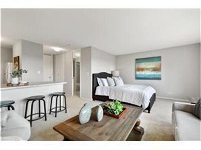 Building Photo - 15 S 1st St