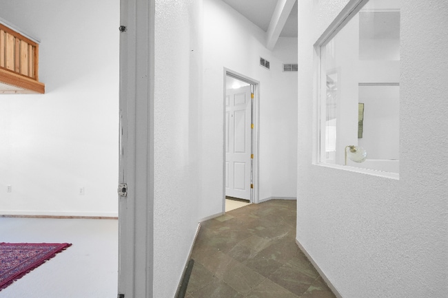Building Photo - 1092 Calcot Pl