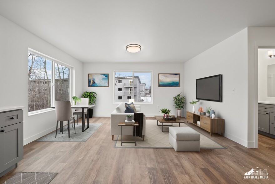 Living room - 1493 W 40th Ave