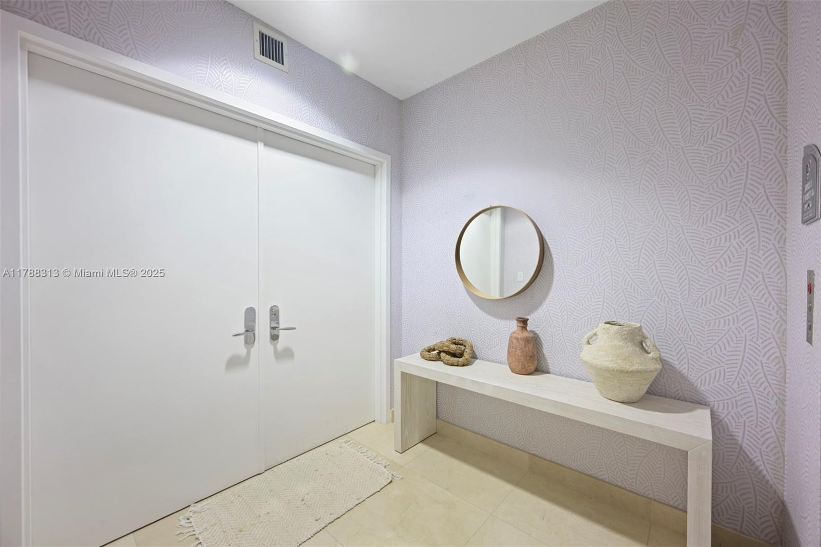 Building Photo - 17121 Collins Ave