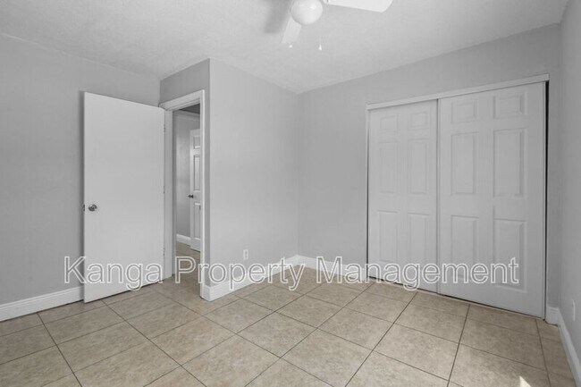 Building Photo - 3721 Henry Ave