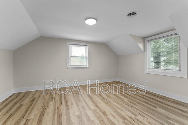 Building Photo - 1009 36th St