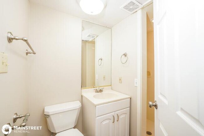 Building Photo - 1493 S 500 E