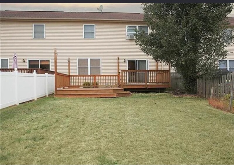 Building Photo - 2635 Upper Way