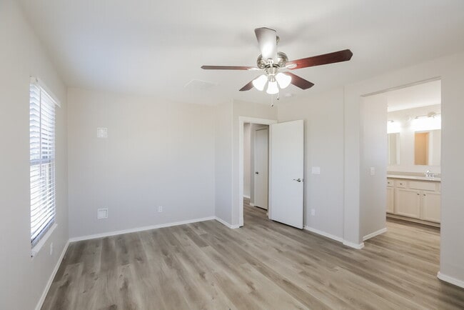 Building Photo - 7057 S 7th Ln