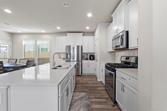 Building Photo - 159 MacArthur Dr