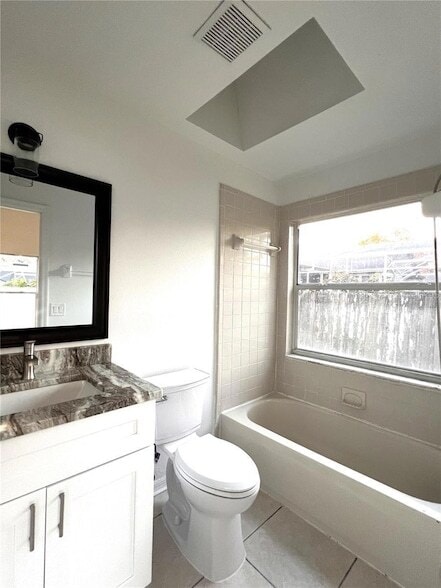 Building Photo - 151 Bluebrook Ct