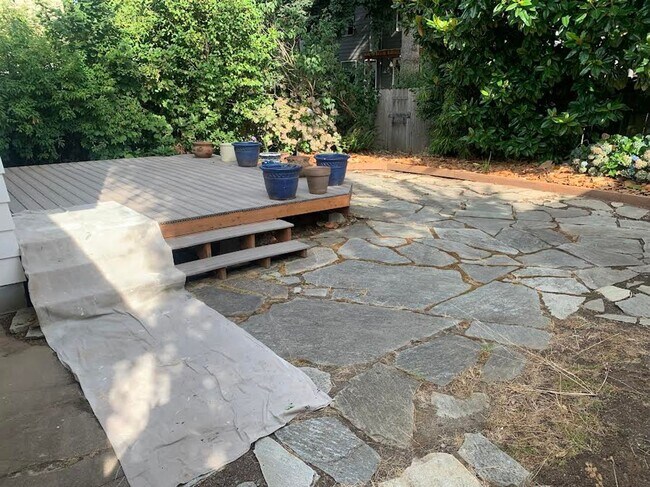 Building Photo - Impecable Remodel of Historic Eastmoreland Gem