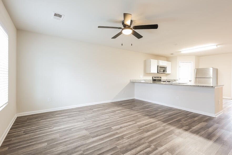 Building Photo - 222 Wadsworth Rd