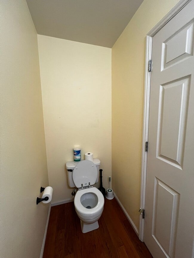 Building Photo - 2BD 2BA Condo in Beautiful Downtown Lynden!