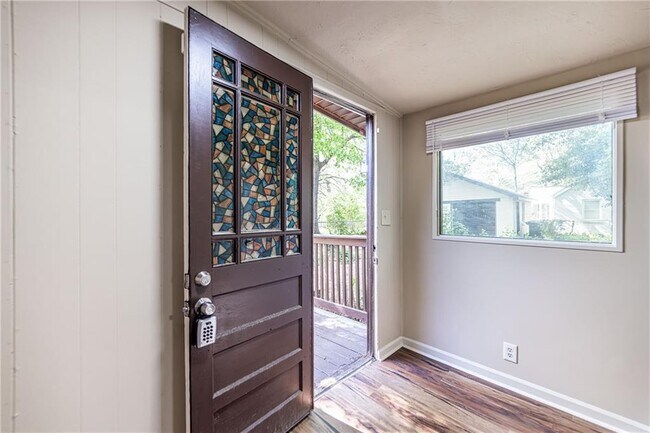 Building Photo - 1029 Katherwood Dr SW