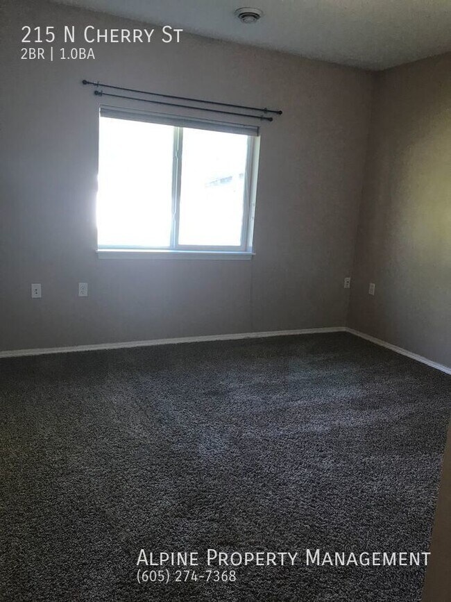 Building Photo - 2 Bedroom Townhome for rent in Lennox, SD!!
