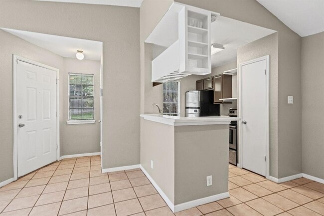 Building Photo - 1601 Faro Dr