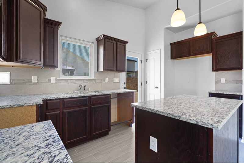 Building Photo - 13848 Vicki Brewer Ave