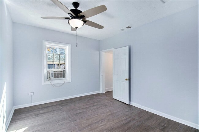 Building Photo - Charming Fully Renovated 2BR/1BA in the Heart of Loganville!