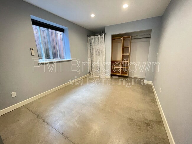 Building Photo - 1531 SE 48th Av