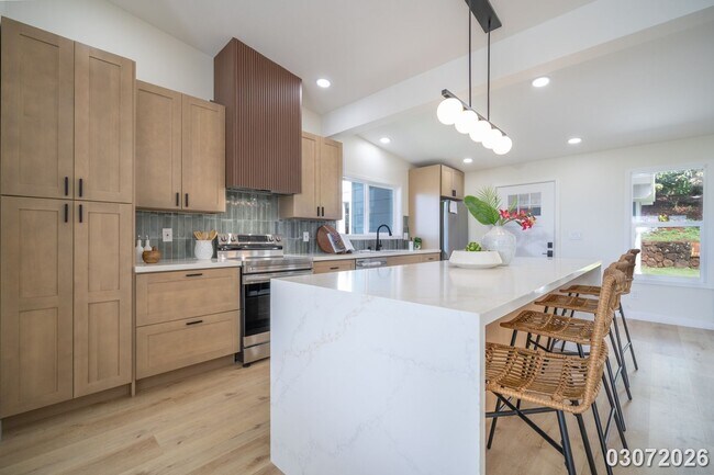 Building Photo - Fully Remodeled, Rarely Available 3BR/2BA/2PKG in Orchard Hills, Aeia Heights