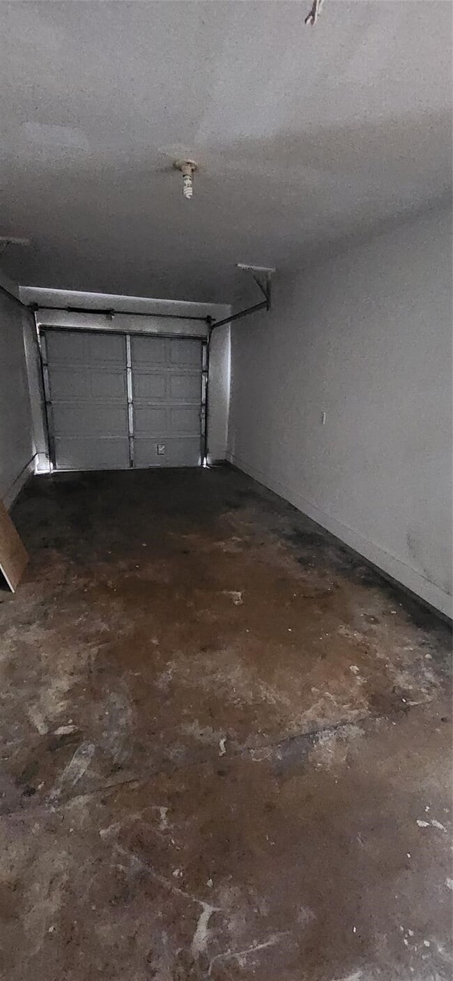 Building Photo - 11011 Crenchrus Ct