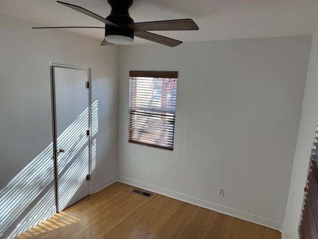 Building Photo - 630 Bryn Mawr Dr NE