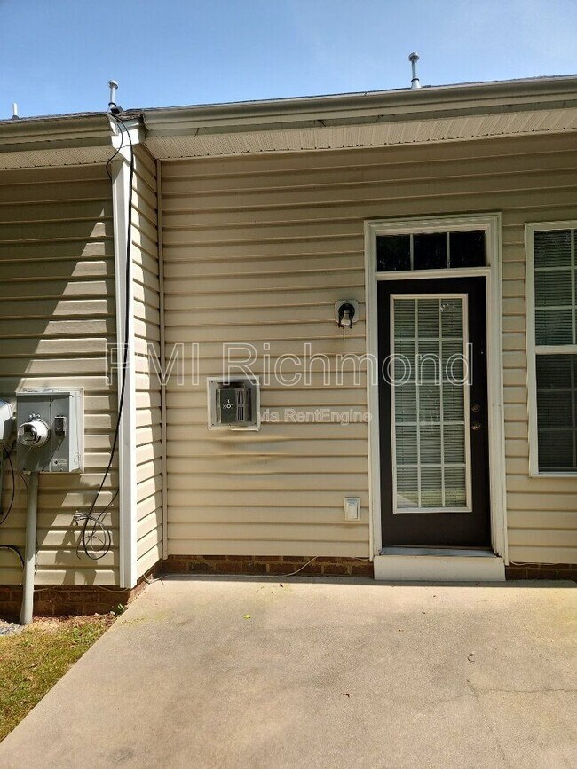 Building Photo - 1252 Providence Knoll Dr