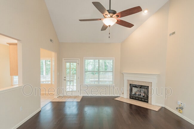 Building Photo - 686 Old Cahaba Dr