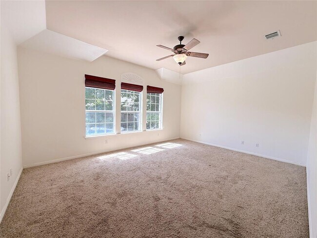 Building Photo - 14936 Thatcher Dr