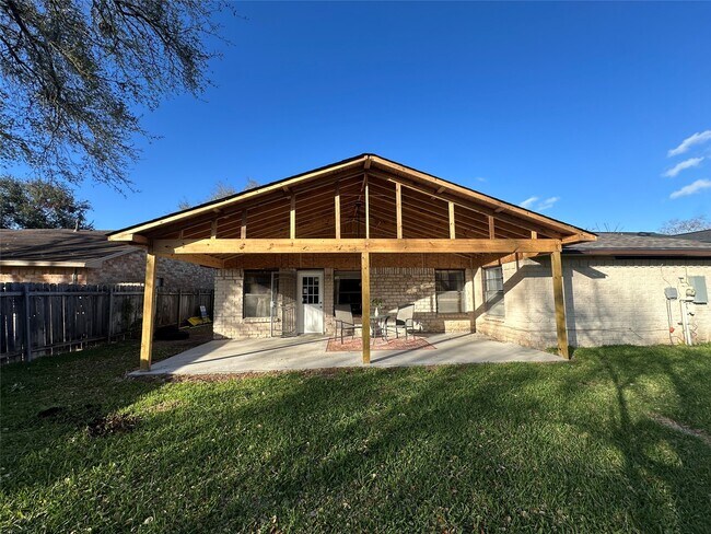 Building Photo - 2518 Sage Brush Ln