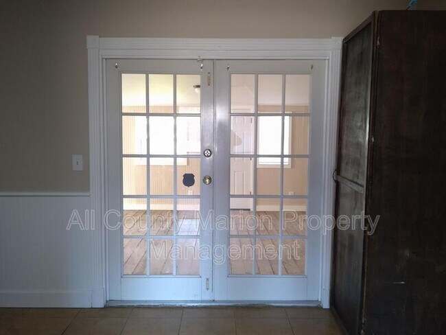 Building Photo - 2100 SW 42nd Ave