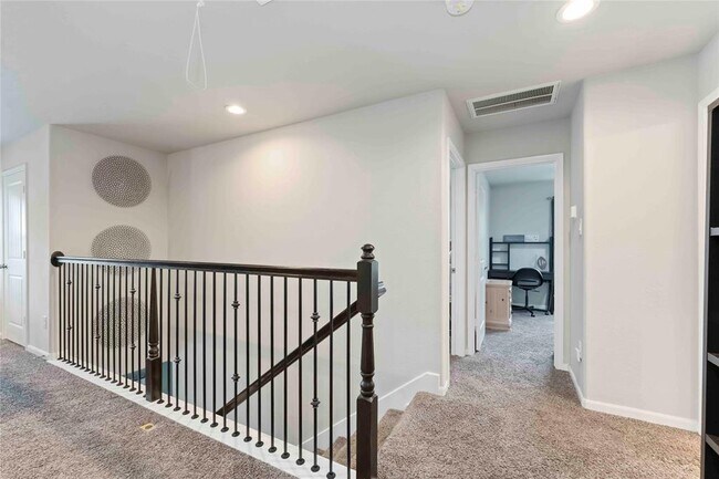 Building Photo - 1415 Woods Lake Ct