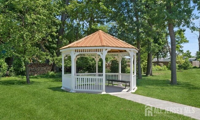 Building Photo - 727 Lorhan Dr