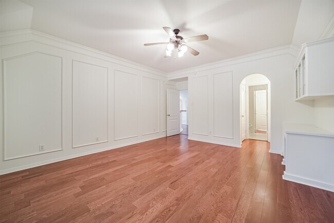 Building Photo - 14015 Falcon Heights Dr