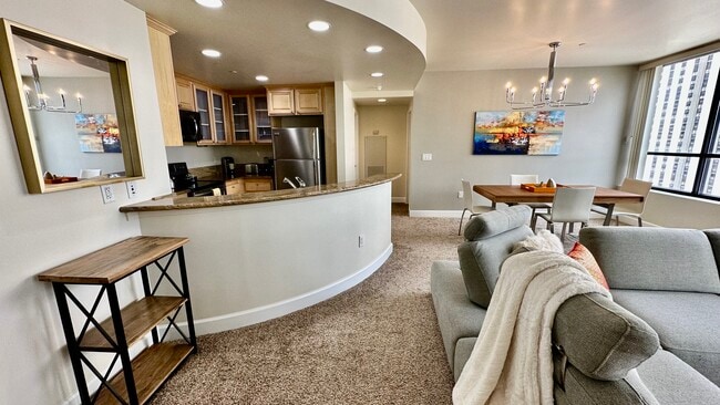 Building Photo - 450 N Arlington Ave