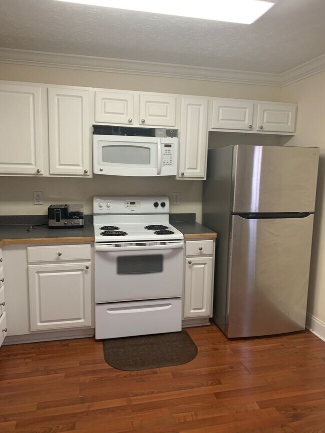 Building Photo - 2/2 1/2 Condo on Westside available mid July