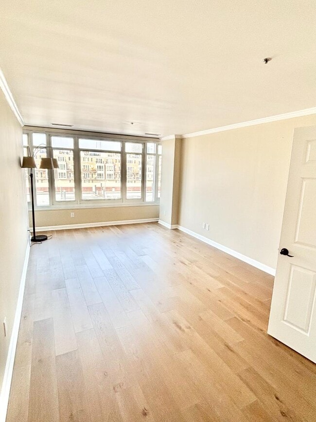 Building Photo - 100 Harborview Dr