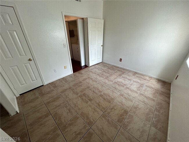 Building Photo - 900 Heavenly Hill Ct