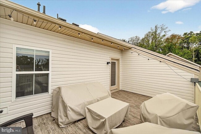 Building Photo - 22739 Tate St