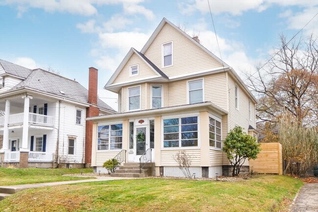 Building Photo - 713 Crosby St